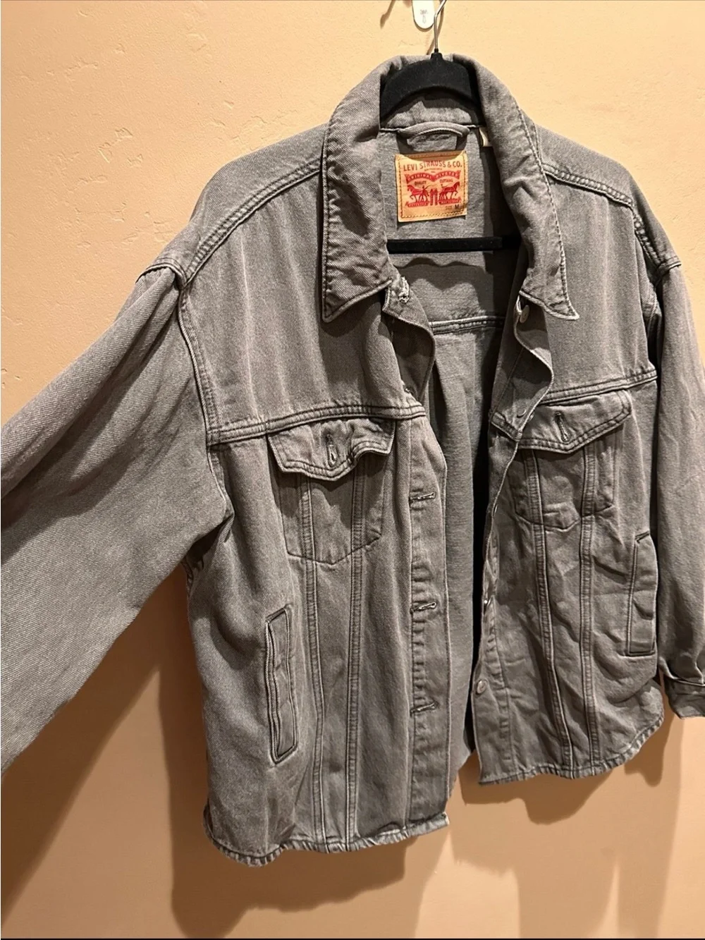 Levi's Vintage Fit Trucker Jacket in Faded Grey Denim - Men's Size Medium